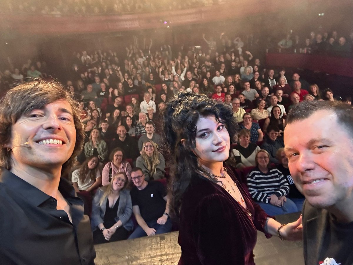 Danny Robins tweet media