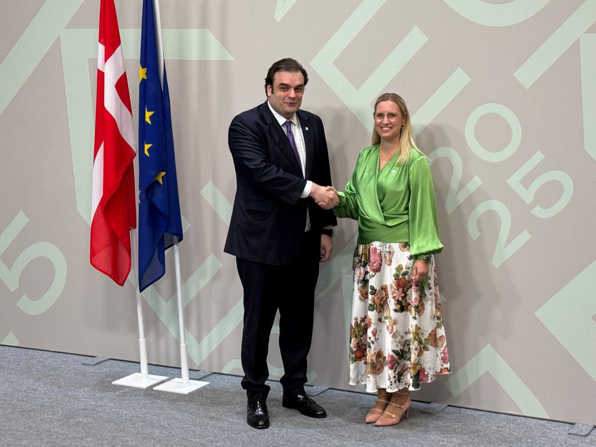 Pierrakakis's tweet image. Στο άτυπο #ECOFIN της Κοπεγχάγης συζητήσαμε με τους Ευρωπαίους Υπουργούς Οικονομικών για την αναγκαιότητα ολοκλήρωσης της ενιαίας αγοράς, όπως προτείνουν οι εκθέσεις Letta και Draghi. Είναι κρίσιμο να εξαλείψουμε τα «αόρατα εμπόδια» που κατακερματίζουν την ευρωπαϊκή οικονομία.