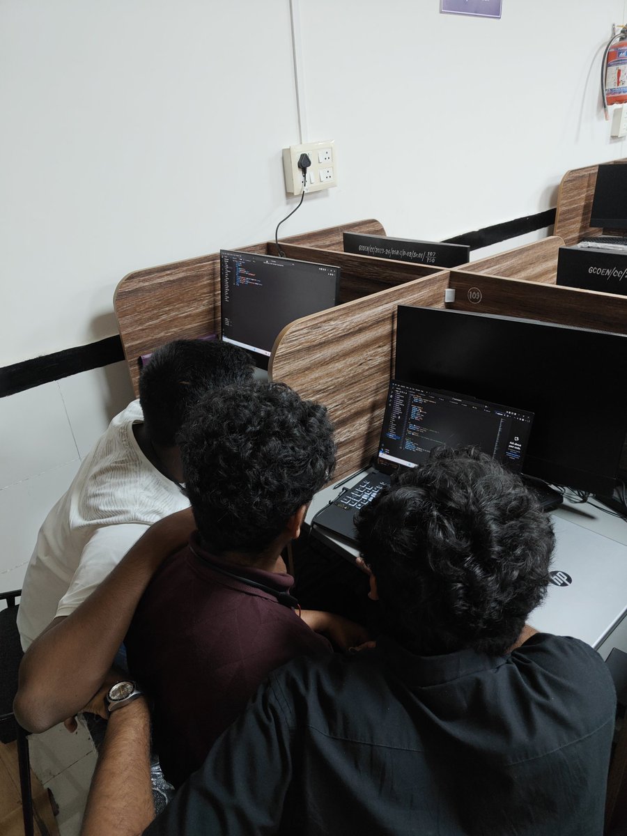 AaronDeodhar's tweet image. Had a great day at hackathon today!! Loved it!! Thanks for helping us, learned a lot of things...!! 
@utkarsh_sarode
@_dakshdatalkar
@Yash__Balpande
@nikhil_aparajit
@shardeum
 #ProofOfCommunity
#MiniHackathon