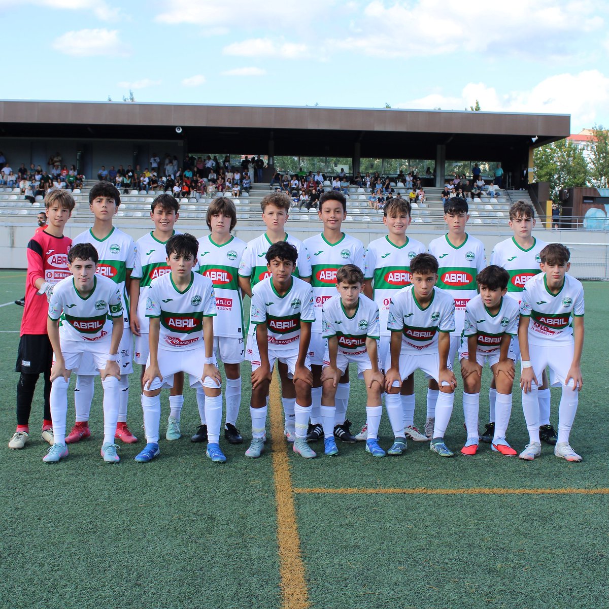 pabelloncf's tweet photo. 🏆 División de Honra Infantil
🔚 Pabellón CF 0️⃣ - 6️⃣ RC Celta
(Descanso 0-2)
¡A seguir traballando!
#forzapabe #adnpabe #SomosPabe #futbolbase #futbol https://t.co/fGoawWsdqQ