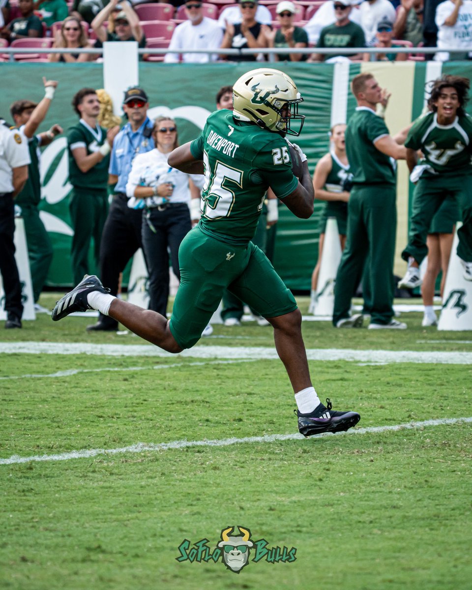 RB Nykahi Davenport up the middle for a 43-yard TD!

That was his 1st career score!