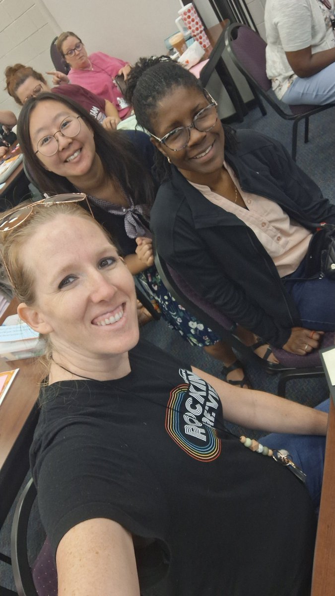 I had a great time collaborating and adding to our ECR toolbox today! Love my <a href="/BrosnahanES/">Brosnahan Elementary</a> people!! 🧡💙 #BroncoTOUGH <a href="/CFISD_ELAR2_5/">CFISD ELAR 2-5</a>