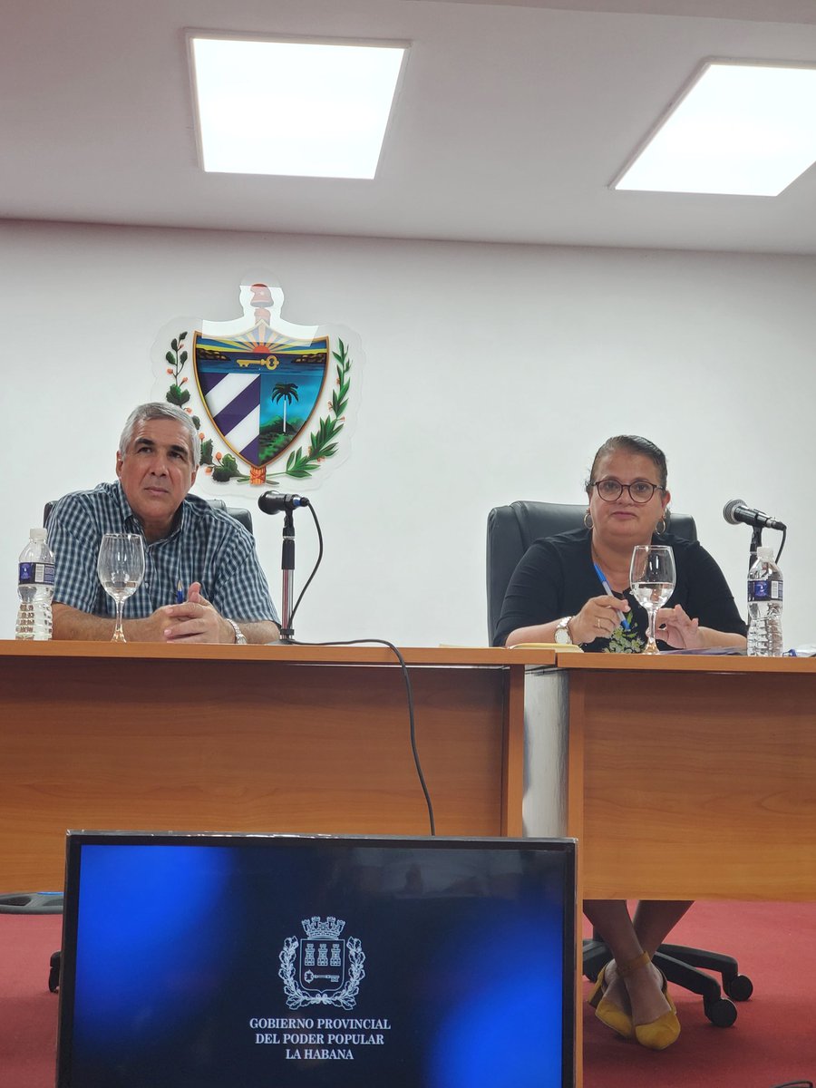 En reunión presidida por <a href="/EdMartDiaz/">Eduardo Martínez Díaz</a> se atienden prioridades para el avance de  programas en La Habana
La gobernadora <a href="/YanetHzP/">Yanet Hernández Pérez</a> precisa la estrategia de la capital y se toman decisiones de conjunto con ministros de diversos sectores 
 #CubaMined🇨🇺
