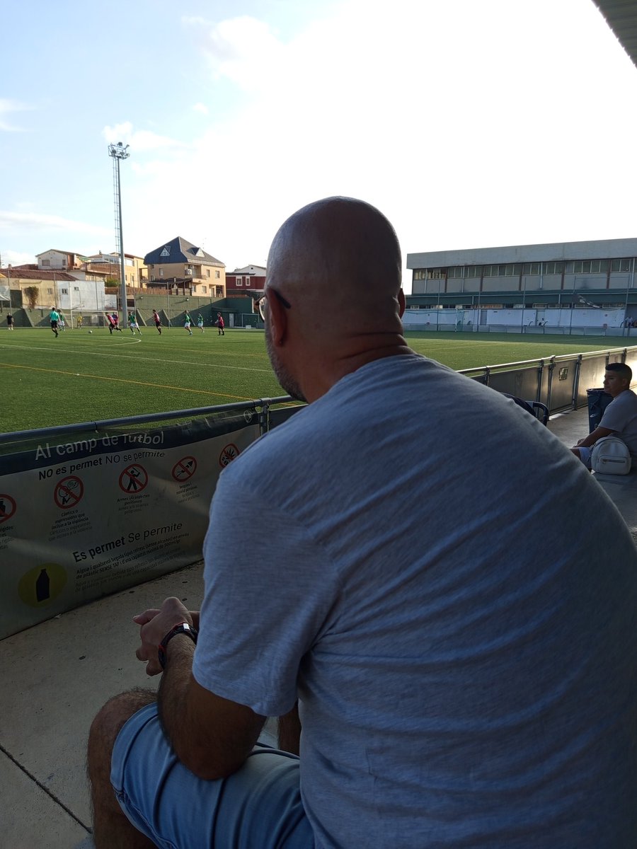 Nuestro portavoz en el Ayuntamiento, <a href="/JaimeRidao/">Jaime Ridao Villalón</a> , acompañó al CD Badia Del Valles  en su debut en el estadio Sergio Busquets Burgos. 💚 ¡Vamos, verdes! #Badia #Deporte #OrgulloLocal #Futbol  #BadiaDelValles