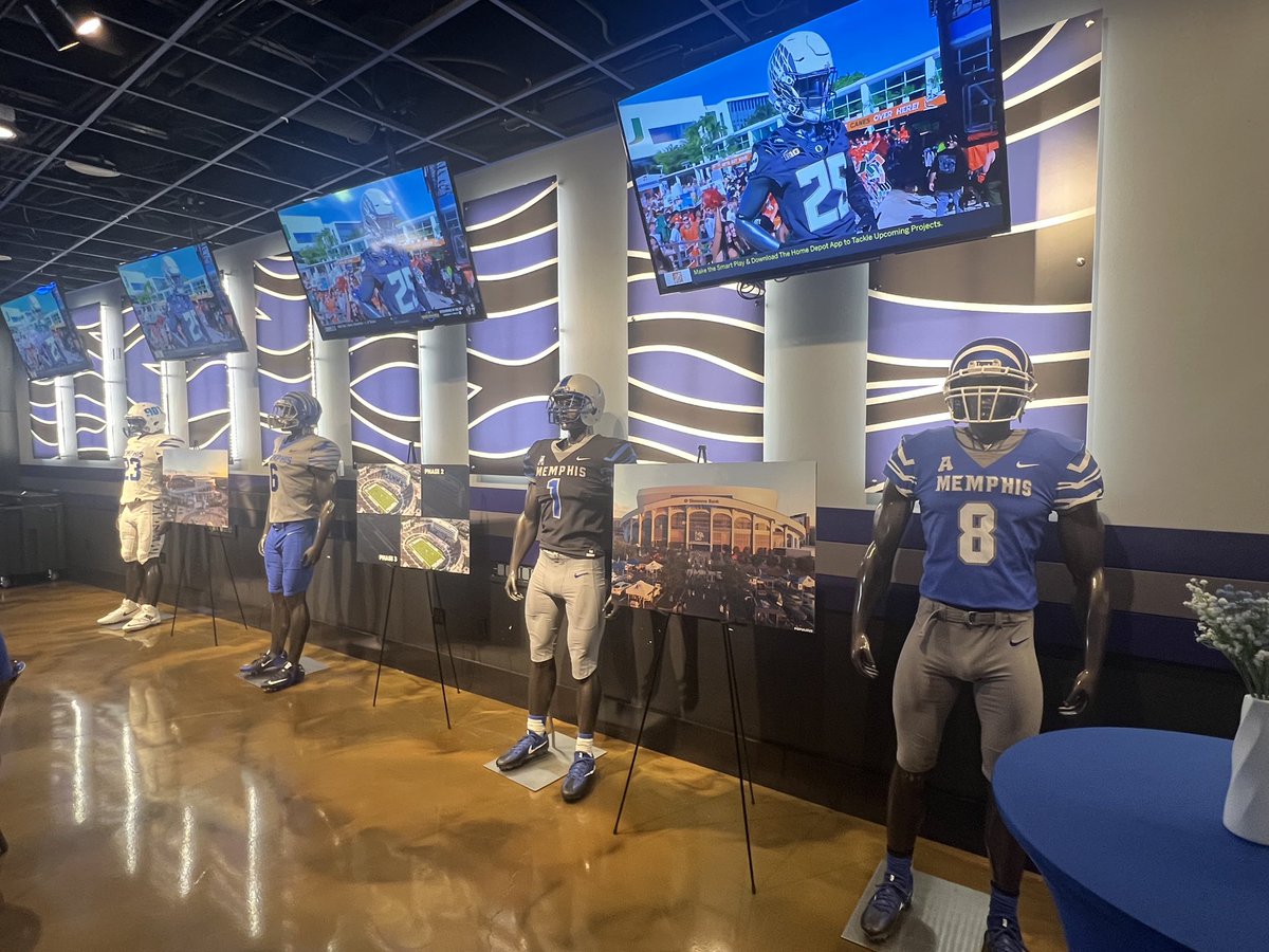 Had a great time at <a href="/MemphisFB/">Memphis Football</a> today! Great game! Thank you <a href="/NickSmith_W/">Nick Smith</a> and <a href="/MonahanBrandyn/">Brandyn Monahan</a> for the invitation! <a href="/Donavan_Ellison/">Donavan Ellison</a> <a href="/CoachBradSalem/">Brad Salem</a> <a href="/HB_WildcatFB/">Har-Ber Wildcat Football</a> <a href="/CoachDanenhauer/">Aaron Danenhauer</a> <a href="/CoachBaerHunter/">Coach Baer Hunter</a> <a href="/CoachOdom_Aaron/">Aaron Odom</a>