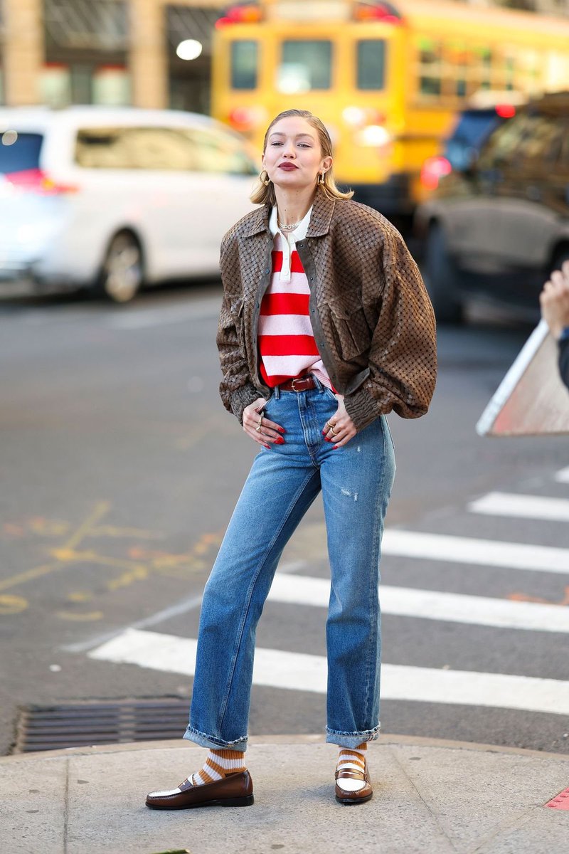 Mmmmood_com's tweet photo. Red socks for fall fashion https://t.co/2qhtRkvs6W