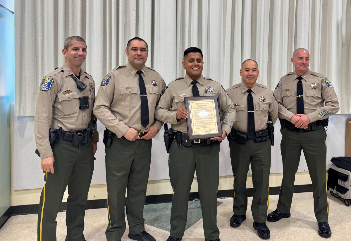 SCCoSheriff's tweet image. Congratulations to Deputy Brandon Perez, recognized by @CityofSaratoga Mayor Aftab as Officer of the Year during the State of the City event!
We also joined families & neighbors at the Safe Routes to School celebration. Remember: Slow down, stay alert & keep our community safe!