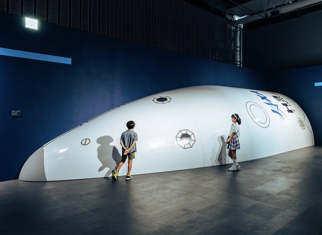 deep_space_2025's tweet image. おはようございます。
深宇宙展、閉幕まであと1週間！

“いまの日本の宇宙”が一堂に集まっています🌌
さわれる展示や大型映像などもあり、わかりやすく楽しめる内容です。

お子様も大人の方も心から夢中になれる深宇宙展。
宇宙の感動を、ぜひ会場で体感してください✨
#深宇宙展 #日本科学未来館