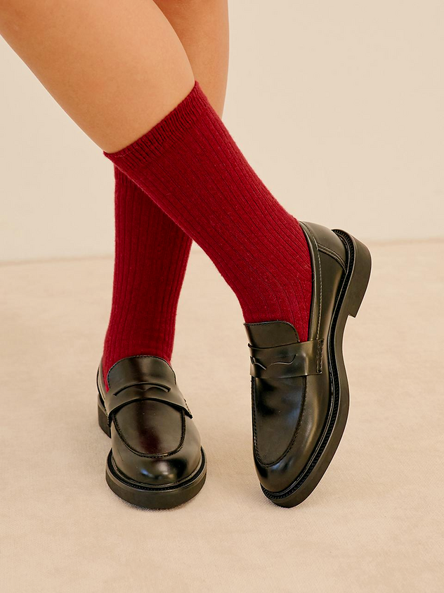 Mmmmood_com's tweet photo. Red socks for fall fashion https://t.co/2qhtRkvs6W