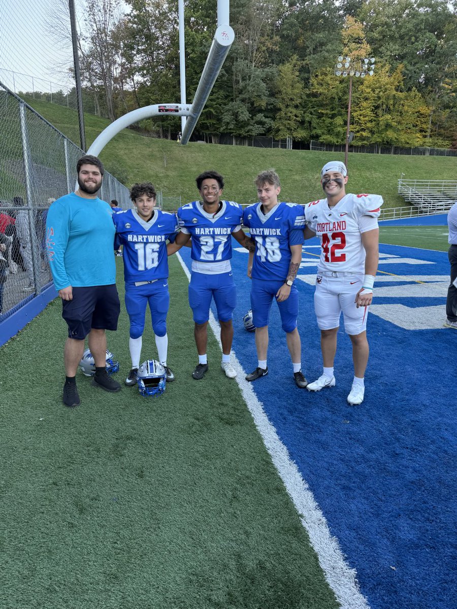 Great to see John Jay Alum ⁦<a href="/WCSDAthletic/">WCSDAthletics</a>⁩ players meet up on the college gridiron !