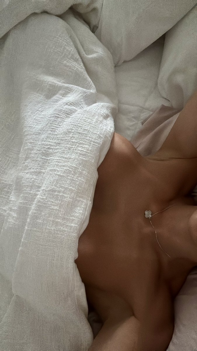 Let’s cuddle? 💋