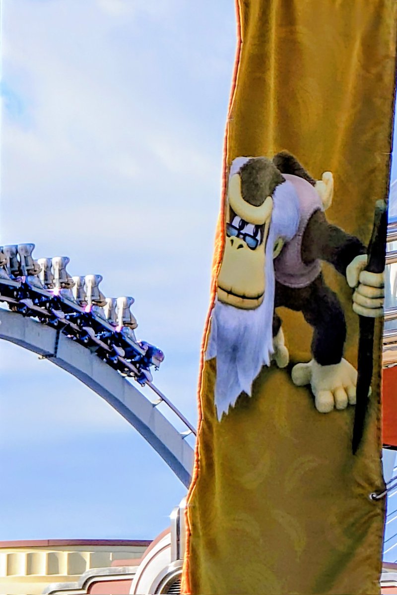 おはようございます😃
撮り方か？角度か？ハリドリの座席が伸びたように見える😳
立ち乗り導入された？🤣
今日もよろしくお願いします🎢
（立ち乗りハリドリ乗ってみたい）
#USJファン
#ハリドリ