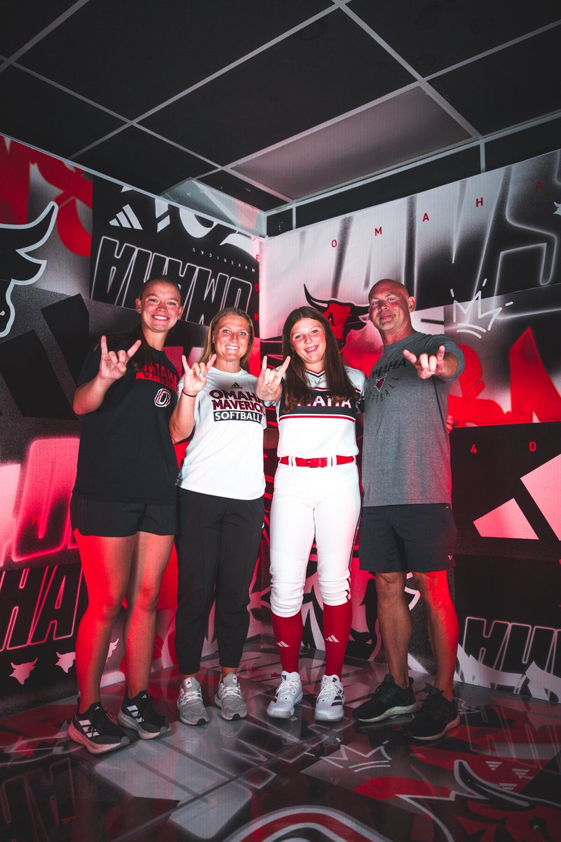jaycee_woodard's tweet image. No better place than home!

Officially an @OmahaSB Maverick!! ❤️🖤 #committed #HOmaha

@coach_heard 
@Jen_Daro 
@brooke_dumont