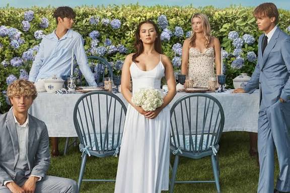 muynicho's tweet photo. So this is the gossip girl of Gen Z
#TheSummerlTurnedPretty #tsitps3 https://t.co/oIVhAmVxet