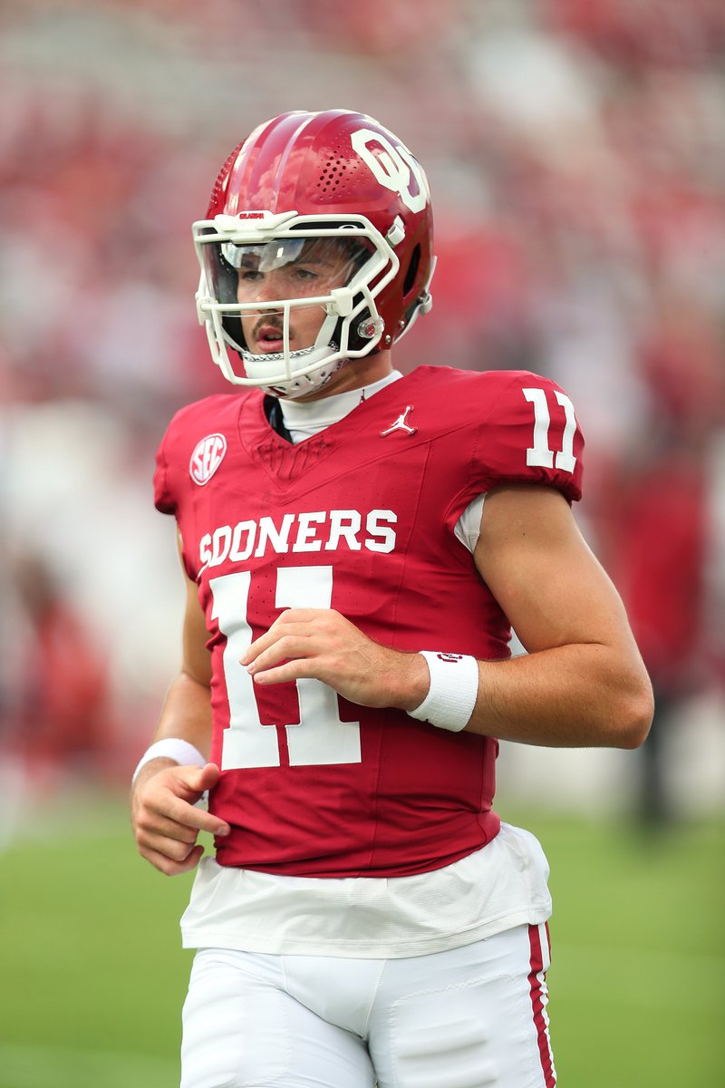 Oklahoma sacked Jackson Arnold TEN times today, setting a new school record

A warm welcome home for their former QB who transferred to Auburn 😬