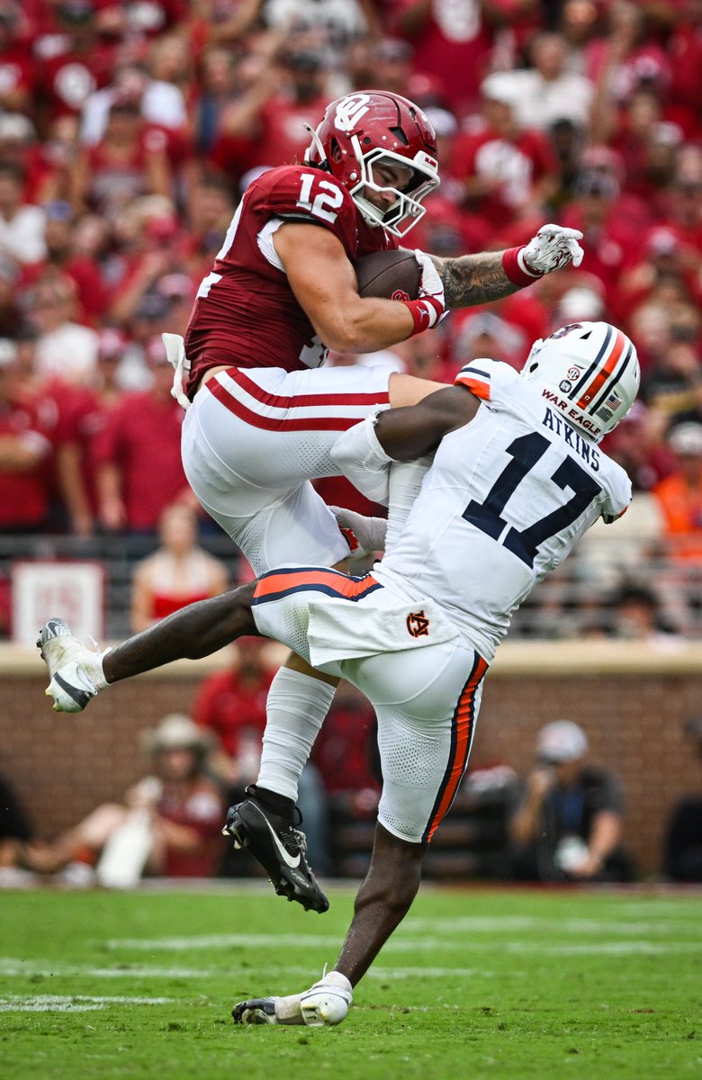 KREFsports's tweet photo. SOONERS WIN!

OU fans, postgame thoughts? https://t.co/QzWgrExMZQ