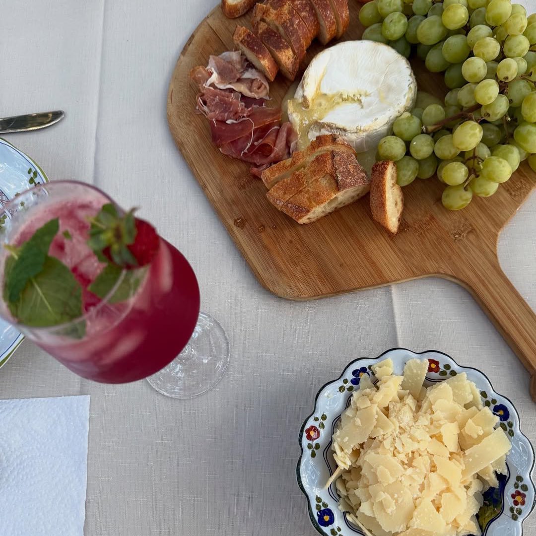 cupckebatter's tweet image. i love this vibe idk.