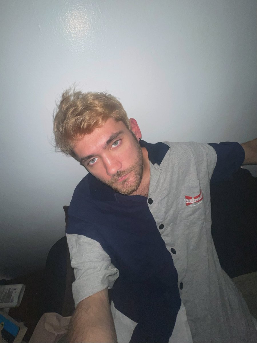 hung up my curtain rod and the plastic screw thing fell inside the wall but that’s ok i thi k