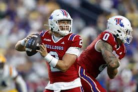 HustleNest's tweet image. **Dogs Host Southern Miss: SBC Thrill Awaits!**  
Catch all the action with this [SBC gear](amzn.to/430Zclr)! #FootballFrenzy #GameDayFun