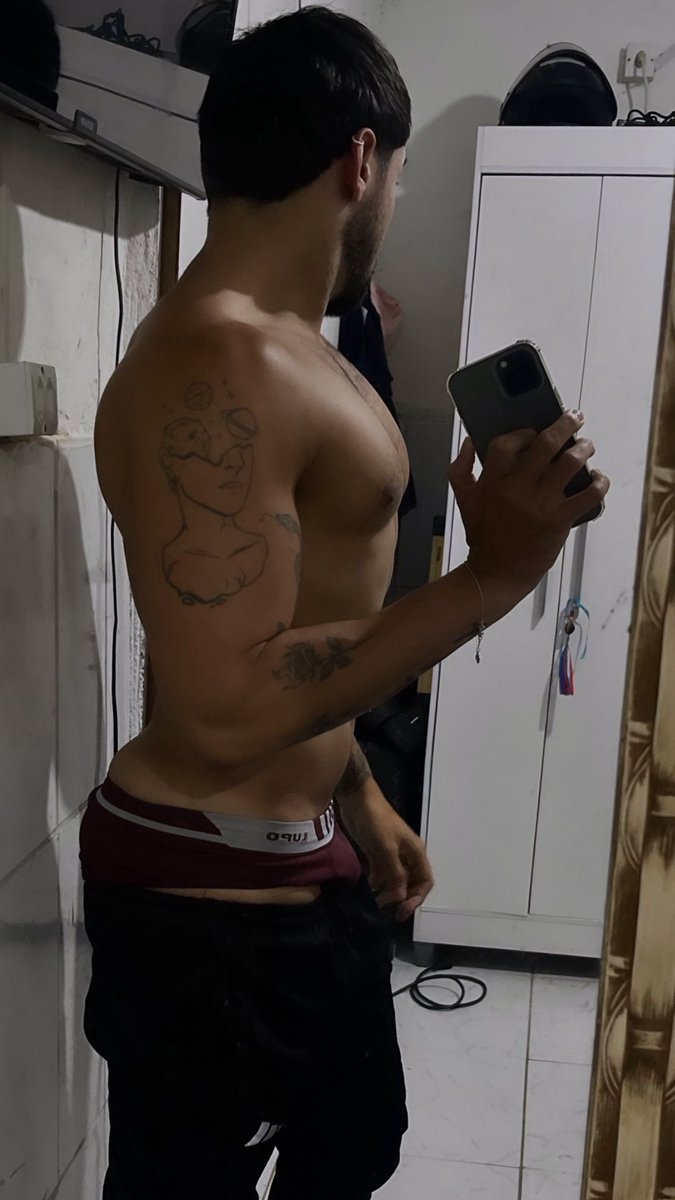 alyLima97's tweet photo. 😏 https://t.co/B4M7StrALx