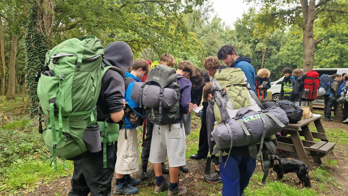DAOSdofe's tweet image. DAOS Bronze
A great first day of the year 10s assessed expedition. All in camp enjoying great food.