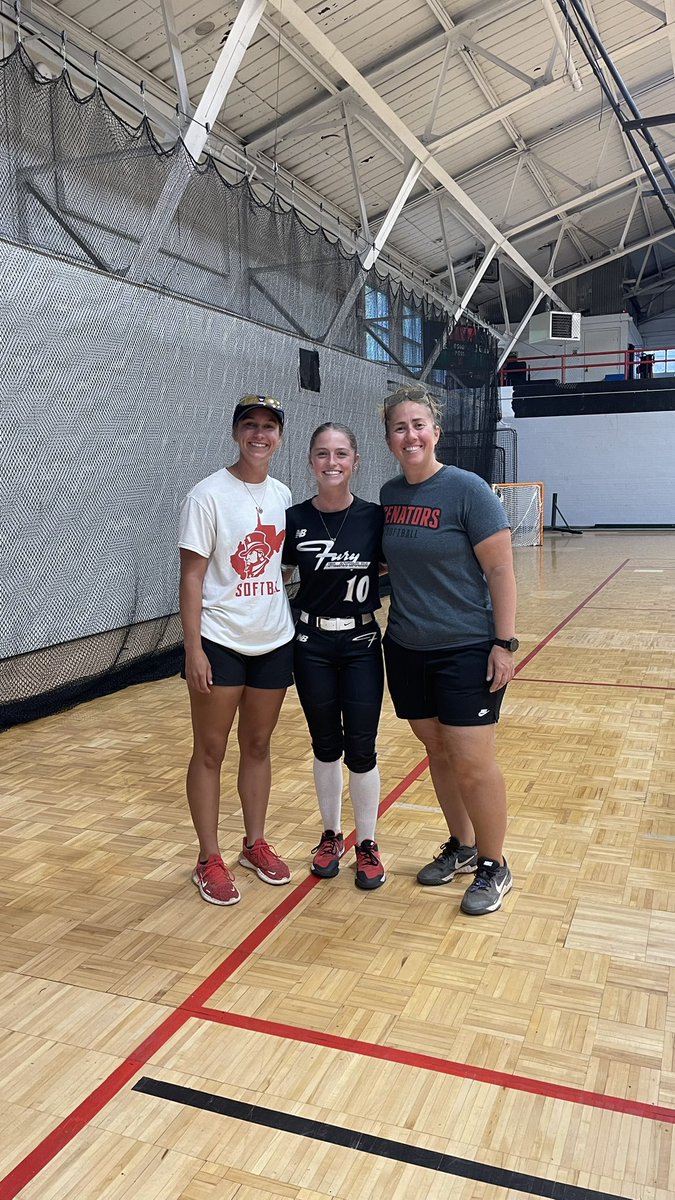 Thank you to <a href="/SenatorsSB/">D&E Softball</a> for having me today!! I had a great time! <a href="/CoachFracks/">Elle Fracker</a>