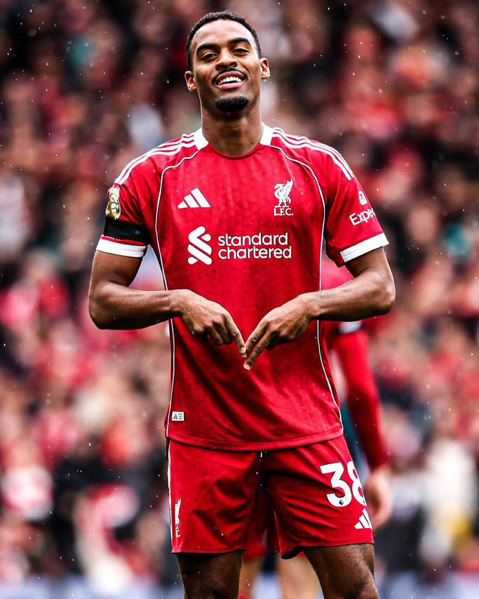 أنت الآن تنظر لأشمل وأفضل لاعب خط وسط في أوروبا هذا الموسم 🤝🏻