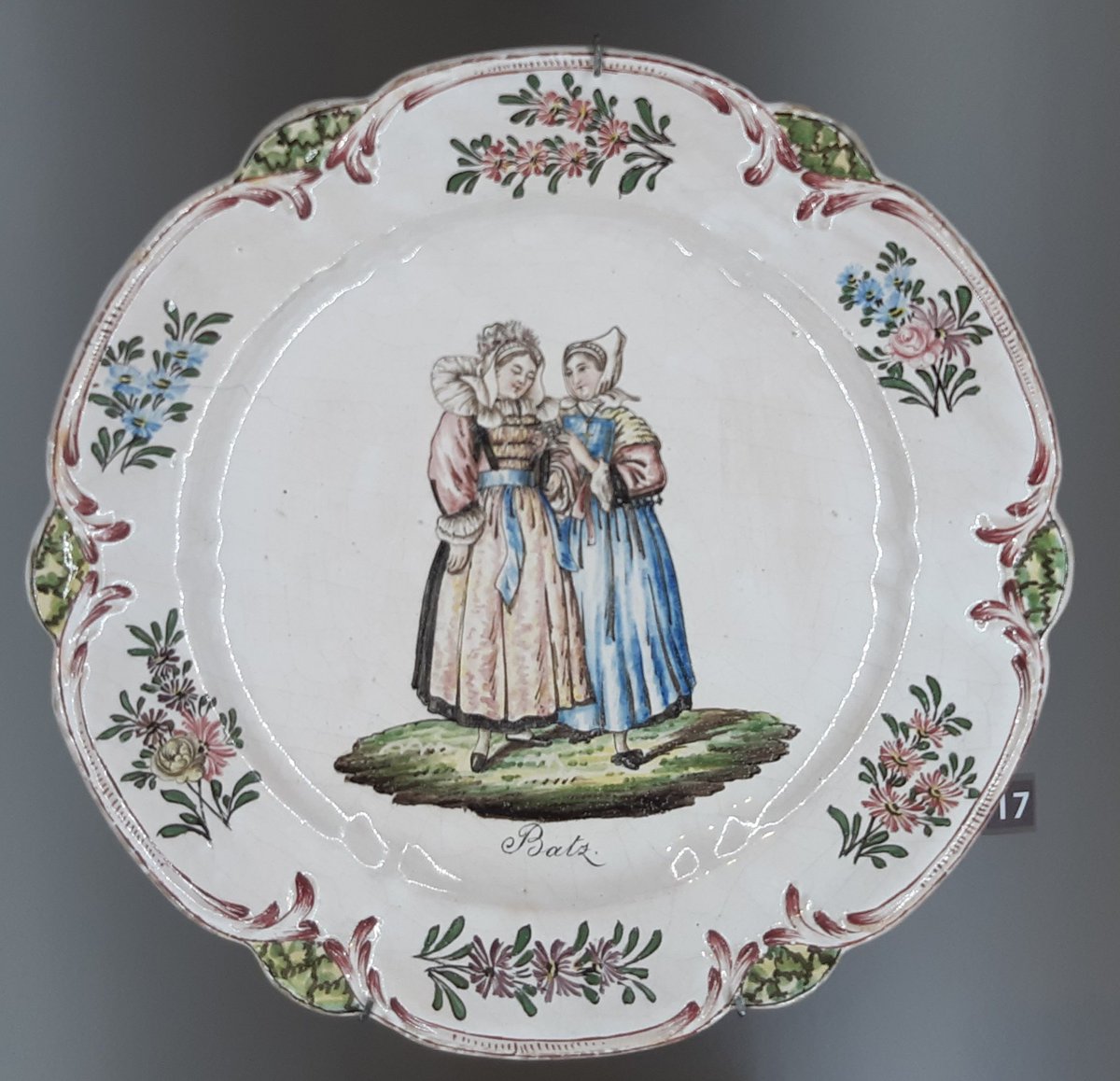 RQueney's tweet photo. #Assiettes :
● "Mariés du Bourg-de-Batz"
● 'Mariée de #Batz"
En #faïence de #Malicorne
Fin du XIXe siècle.
Collection : musée des marais salants du Bourg-de-Batz
Bourc’h-Baz
@BatzsurMer
Presqu’île #guérandaise
#Bretagne
#Journéeseuropéennesdupatrimoine
#JEP2025 https://t.co/X7J6YO7dmk