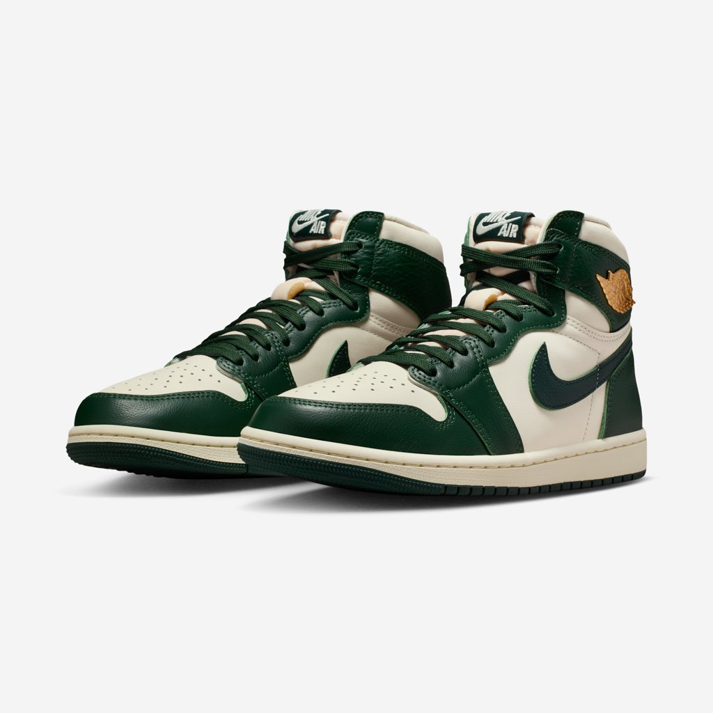 zSneakerHeadz on X: 