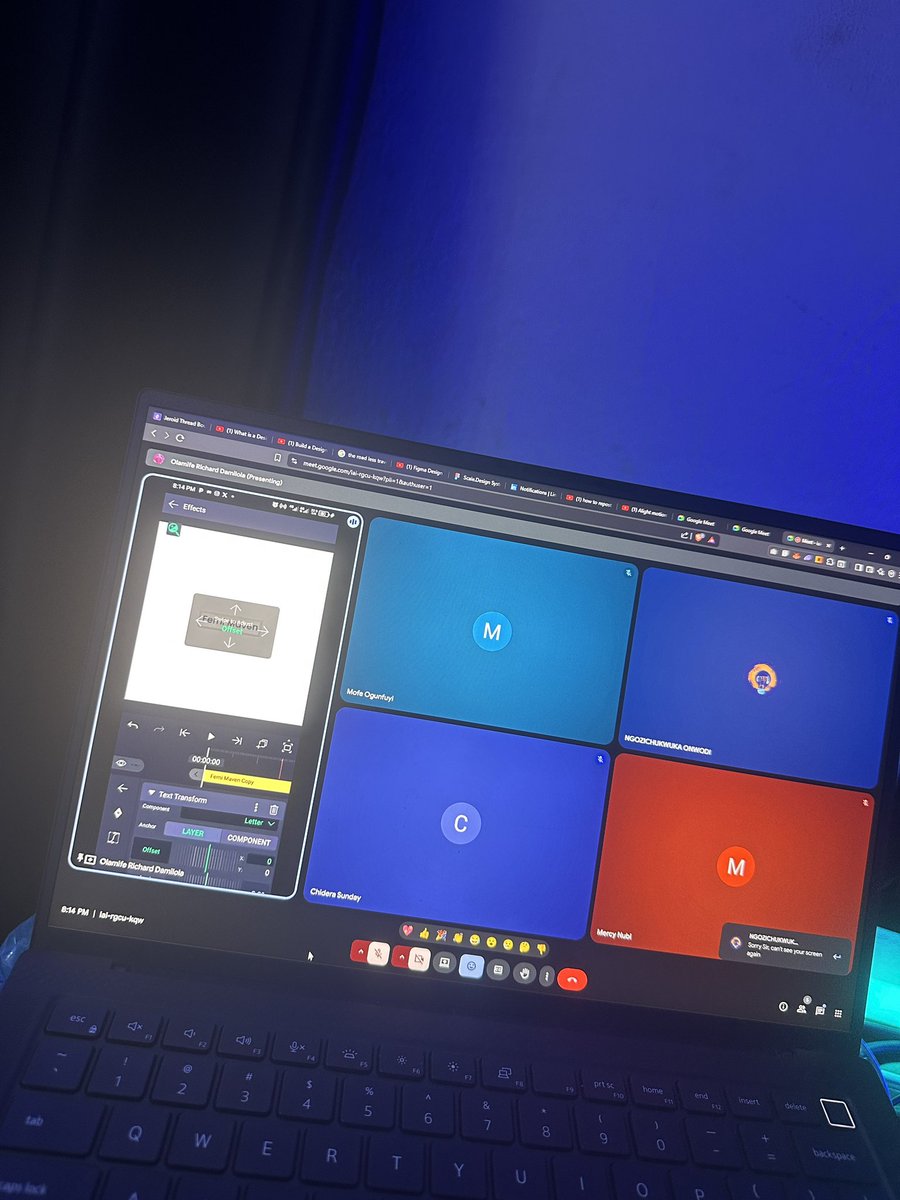 mercynubii's tweet image. Keyframes should flow like butter, cus animation isn’t just motion but it’s movement that feels right✌️.
#motiondesign  #creativeprocess #uiux #design #leanringprocess