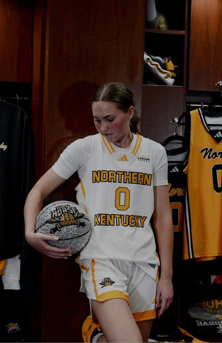 Go Norse?!?🟨⬛️#unofficalvisit #nkunorsebasketball <a href="/coachjeffhans/">Jeff Hans</a> <a href="/CoachMolly_/">Molly Bateman</a> <a href="/coach_gabbyj/">Gabby Johnson</a> <a href="/Legends_Bball/">Legends U Basketball</a> <a href="/BryceMcKey/">Bryce McKey</a>