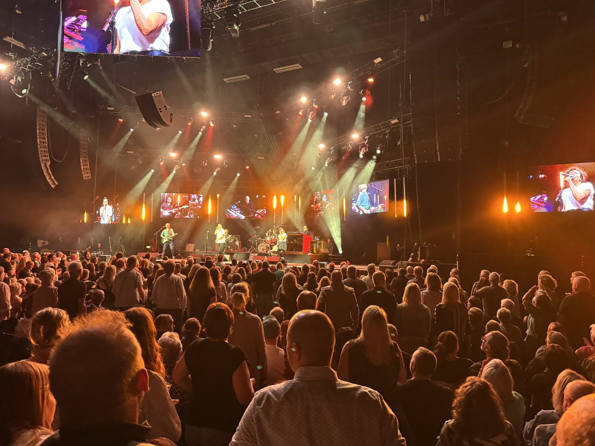 JonLHelm's tweet image. What a great night! #deaconblue