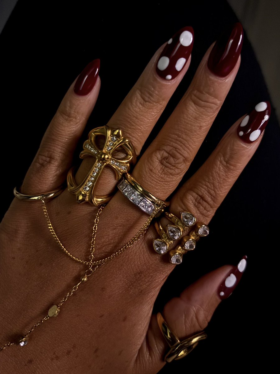 shayyyyworld's tweet image. Obsessed with my nails &amp;amp; my rings ❤️