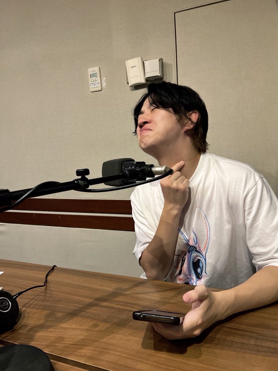 EntamePalette80's tweet image. 今週の #Nakamu 📸
「今週はハスキーボイスだったNakamuさん!」
(喉は痛めてたようですがお元気そうでした!
皆さん無理は禁物!体調に気をつけてくださいね🥲)
by #安藤咲良
番組の感想は #エンパレTFM でポストしてください😌
⏯#radiko タイムフリーはこちら📻
radiko.jp/share/?sid=FMT…