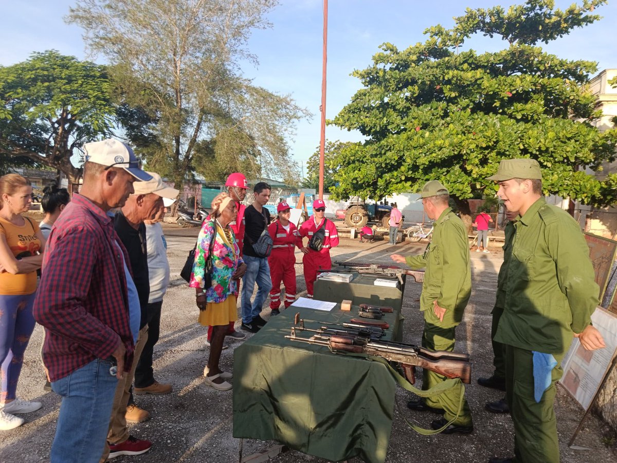 Región Militar Villa Clara (@rmvillaclara1) on Twitter photo Conformación de nuevas unidades de milicias y preparación del pueblo para la defensa de la patria. Múltiples actividades cumplidas hoy como parte del Día territorial de la defensa en Villa Clara
#PuebloUniformado
#CubaEstáFirme
<a href="/RMVillaClara1/">Región Militar Villa Clara</a>
<a href="/CentralEjercito/">Ejército Central Cuba</a>
<a href="/radiocmhw/">CMHW La Reina Radial del Centro</a> Conformación de nuevas unidades de milicias y preparación del pueblo para la defensa de la patria. Múltiples actividades cumplidas hoy como parte del Día territorial de la defensa en Villa Clara
#PuebloUniformado
#CubaEstáFirme
<a href="/RMVillaClara1/">Región Militar Villa Clara</a>
<a href="/CentralEjercito/">Ejército Central Cuba</a>
<a href="/radiocmhw/">CMHW La Reina Radial del Centro</a>