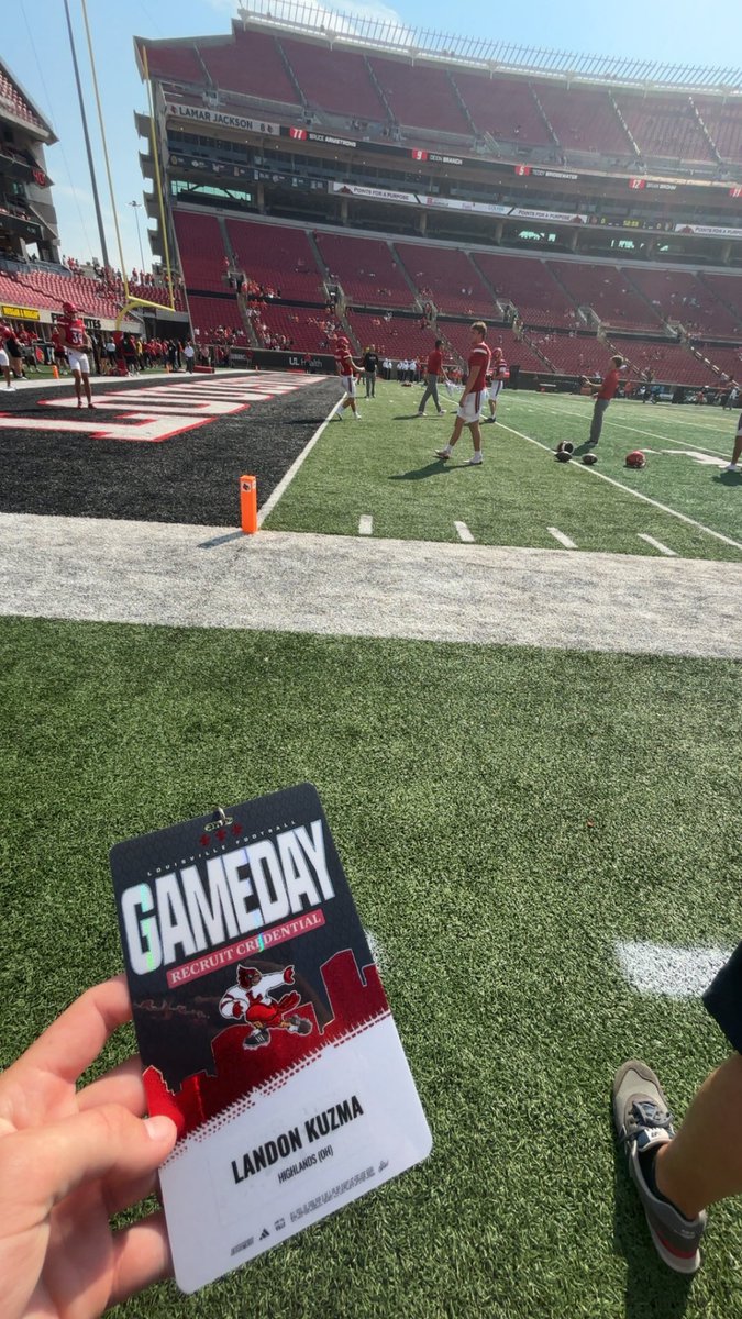 Awesome game day <a href="/ULFBRecruiting/">Louisville FB Recruiting</a>. Exciting day to be on campus and experience <a href="/LouisvilleFB/">Louisville Football</a> win against Bowling Green. Thank you <a href="/CoachMaslowski/">Karl Maslowski</a> for the hospitality and great experience . <a href="/JeffBrohm/">Jeff Brohm</a>  <a href="/HKA_Tanalski/">Adam</a> <a href="/D_Madden_Punter/">Coach Dan Madden</a> 
#golouisville