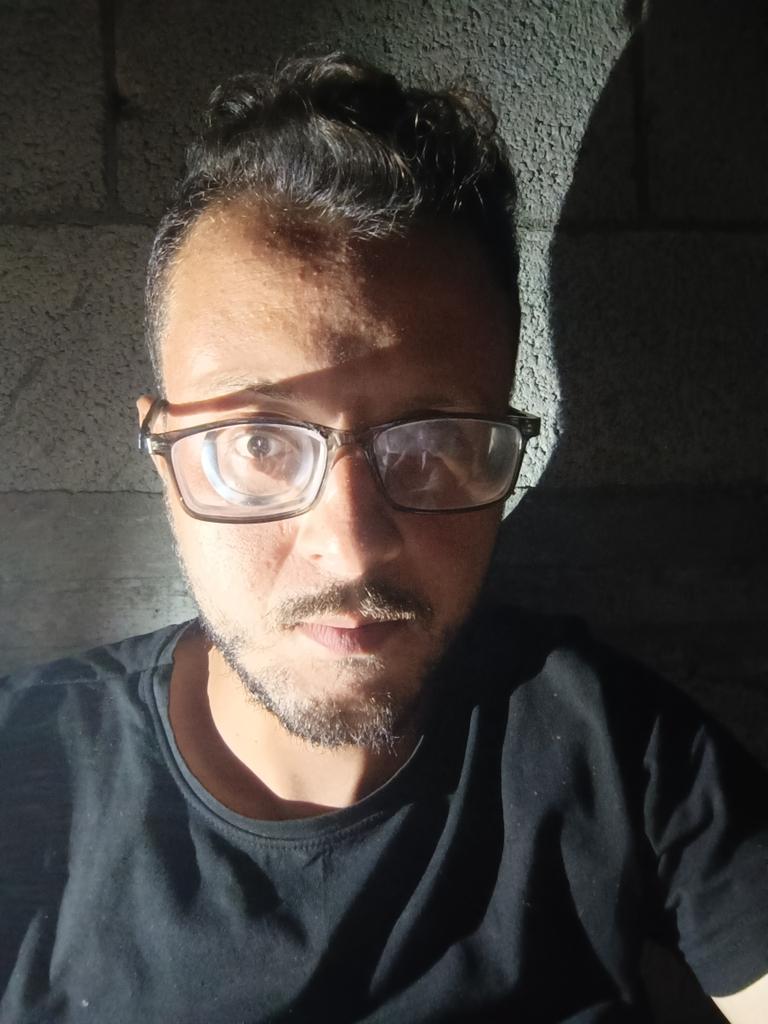 Hello guys, Please donate, i haven't received any donations for 2 days. 

I'm Ahmed from Gaza, I lost my eye, my father &amp; my work during the war, i have nothing to do and i literally don't have money for my basic necessities.

Please donate as much as you can to feed my family