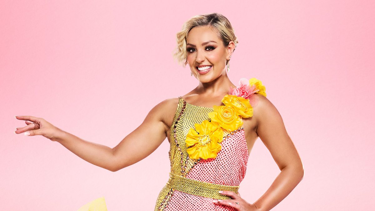 lucassianrome's tweet image. She deserves a Damehood after being put through this
#StrictlyComeDancing #strictly