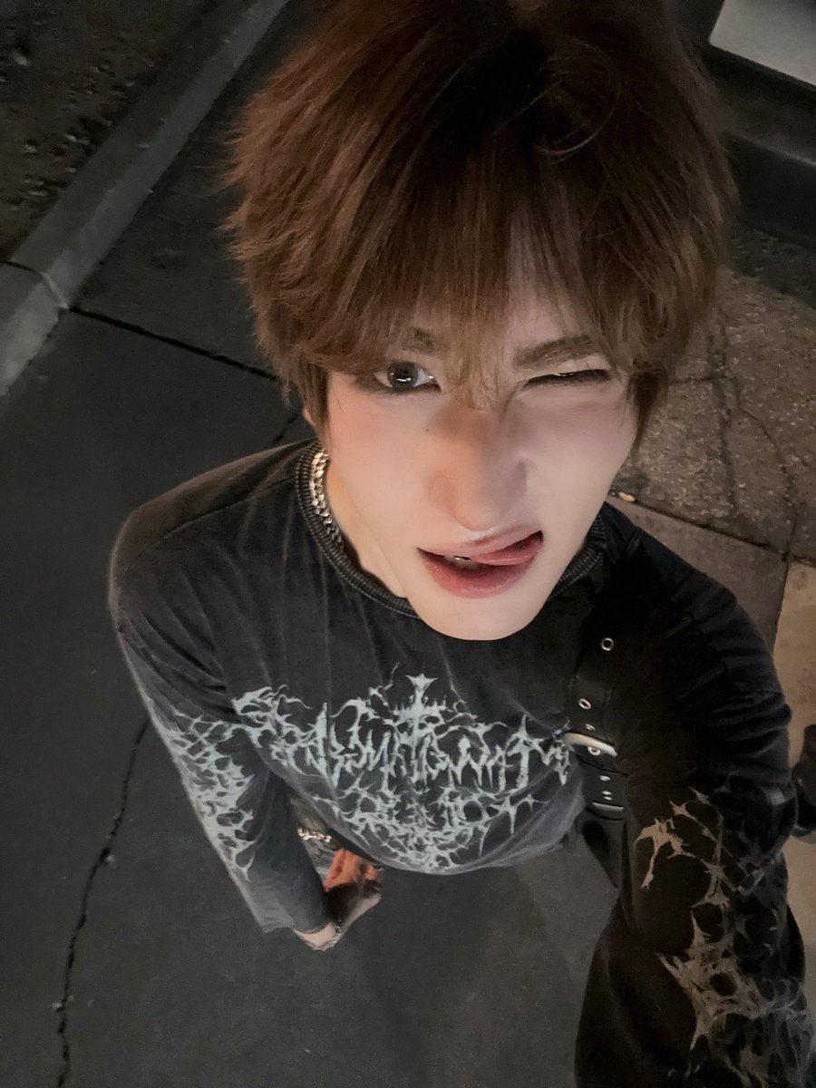 REWINDMEMBERS's tweet image. Where my hug at?? 🤔🧐🤨

Listen To ‘RE:MINISCE’ On All Streaming Platforms🎶

#REWIND #리와인드 #REWIND_DEBUT_EP #RE_MINISCE #ELAYA #엘라야