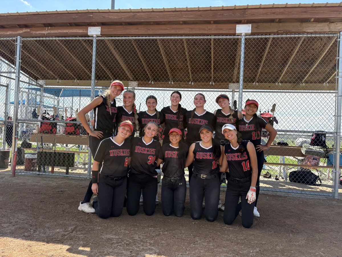 Aurora Husky Softball tweet media