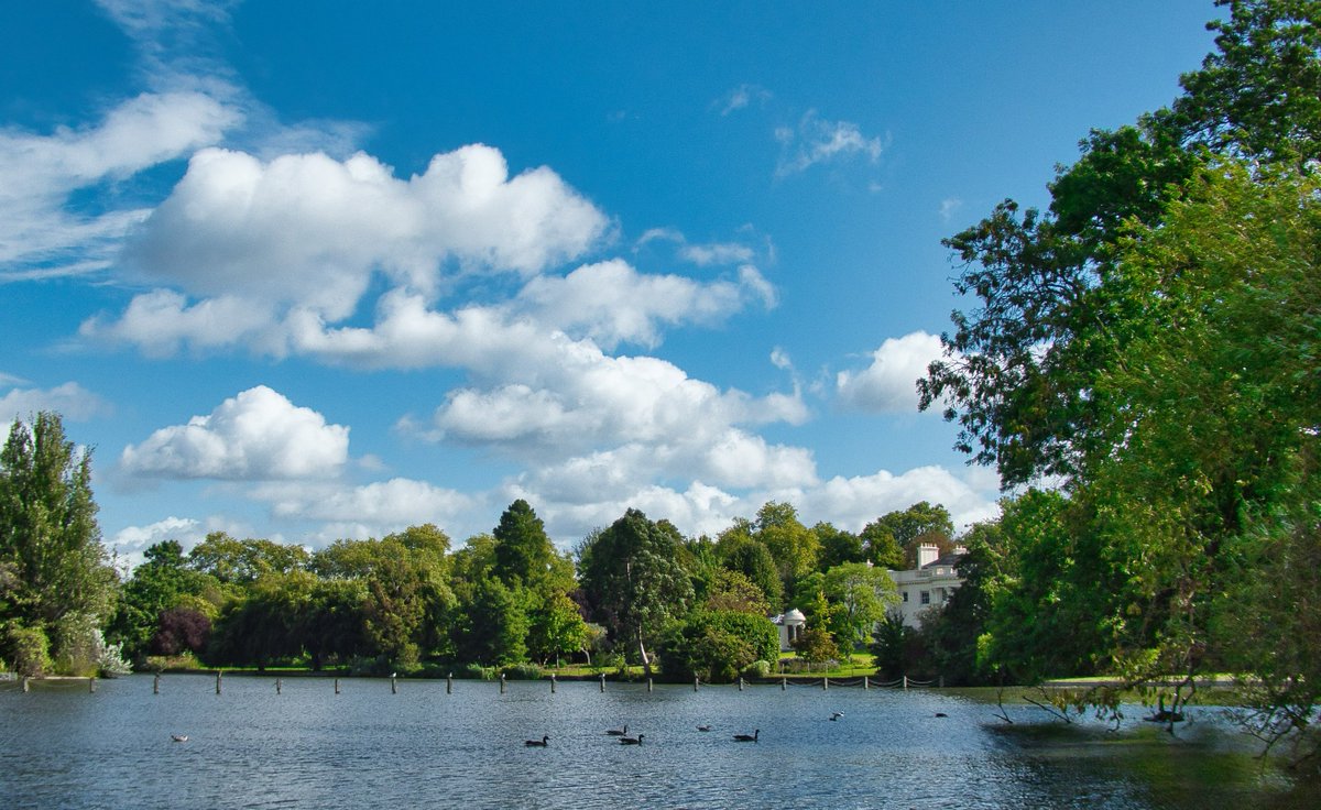 Had my camera ready in case I was able to grab a couple of shots as we took off from San Francisco yesterday.
Alas, our angle of turn during ascent didn't give me the opportunity I was hoping for.
On the memory card I found a few pics from my walk in The Regent's Park last Friday