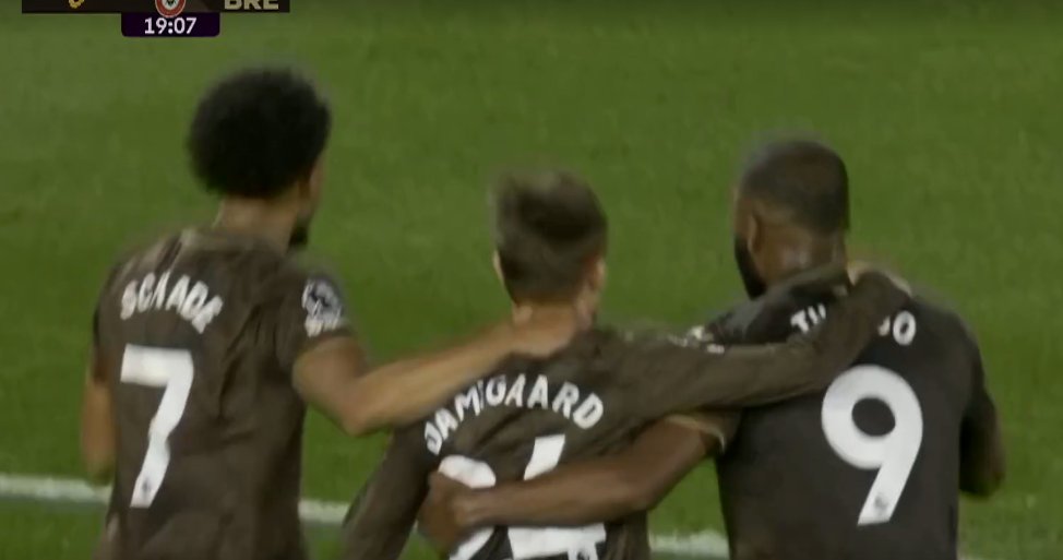 ⚽ | Goal : DAMSGAARD 
🅰️ | Assist : NONE
⏱️ | 20 MIN

⚪ Fulham 0 — 1 Brentford 🐝

#FPL | #FPLCommunity | #FULBRE