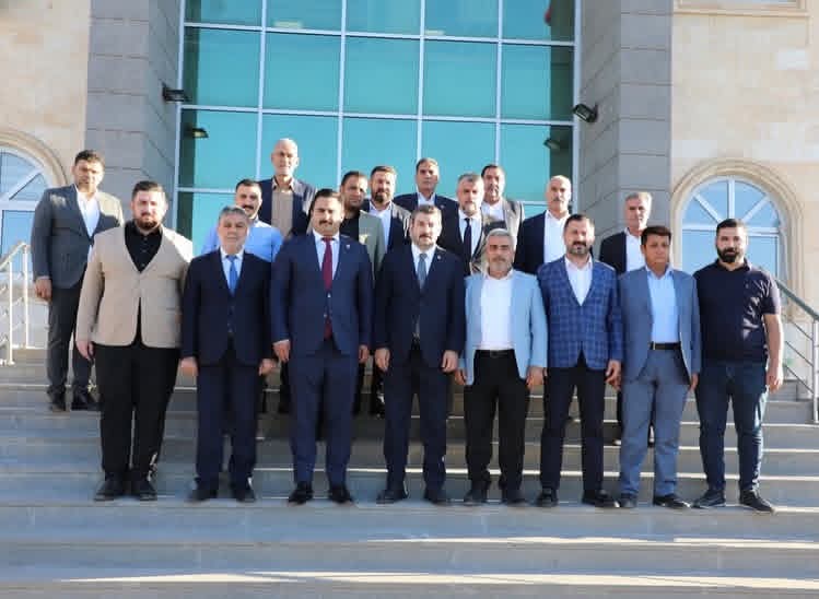 sinanozdm1r63's tweet photo. ✨ Milletvekilimiz Sn. İbrahim Eyüpoğlu ilçe binamızda bizleri ziyaret ederek 
Bugün ilçemizde bir dizi kurum ziyaretinde bulunan vekilimiz, halkımızla buluşup sorun ve talepleri dinledi. 🤝

Gençlerimizin, hemşehrilerimizin yanında olarak Viranşehir’in geleceği için çalışmaya devam ediyoruz. 💪🇹🇷

@avyusufibis
@osmannazlier
@ibrahimeyyupogl
@recepfurkanksp
@furkankucukk_
@lutfibagci
@AkgncViransehir

#Viranşehir #GençlikKolları #TuerkiyeYuezyılı