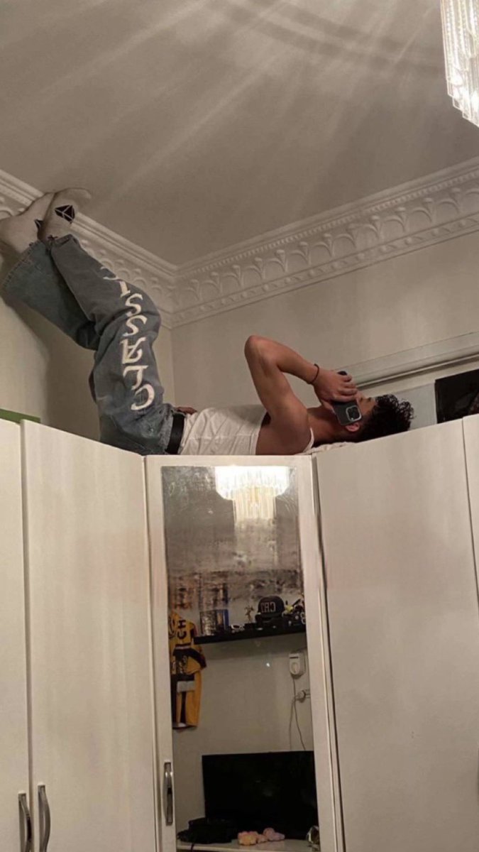 يحلف انه قاعد يكلم المندوب :