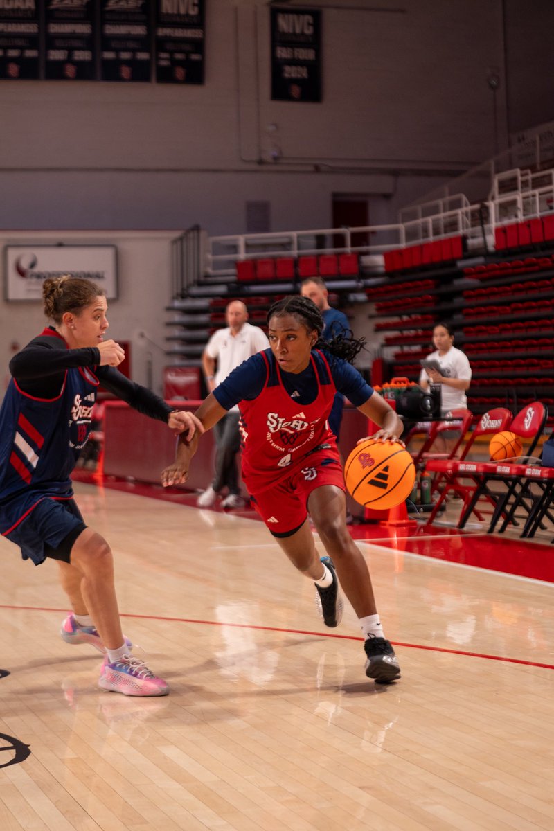 St. John's WBB tweet media