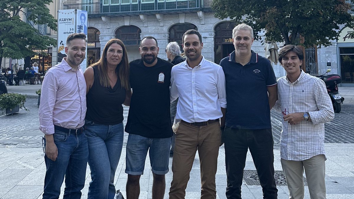 ericbertran's tweet photo. Aquesta tarda hem compartit una reunió molt enriquidora amb el Tarik i en Karim, parlant del país, de la seva gent i dels reptes de futur que reclamen idees, projectes i compromís. https://t.co/vFVFeZInWx