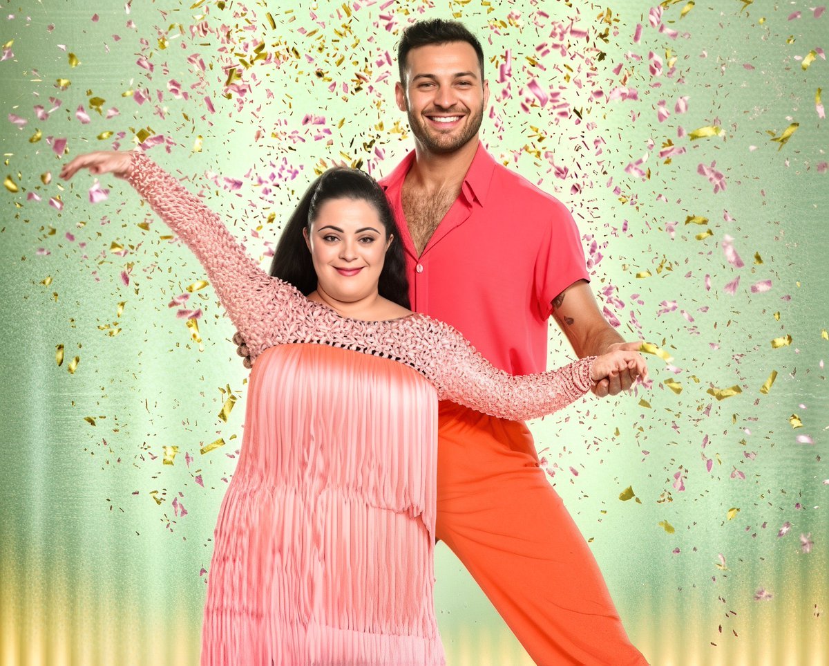 robheys's tweet image. Ellie and Vito!
Perfect pairing!
#StrictlyComeDancing2025 
🙂👏💪💃🕺