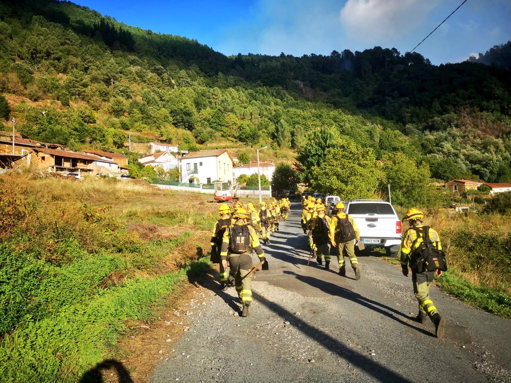 El equipo #Brif hoy a la tarde en el incendio de Pantón. #IFPombeiroPantón