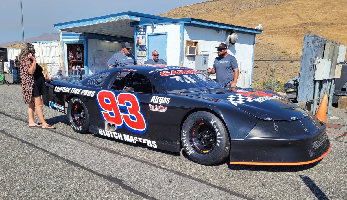 nwslms's tweet photo. Dave Garber is making his 1st trip through the @nwslms presented by @KnotticalMarine tech line in his new @SennekerPerform Super Late Model here at @WVSOFanPlace. The "Neal Newberry 125" will pay $5,000 to the winner. It will also be shown LIVE on @RacingAmerica. https://t.co/aEDkThY48v