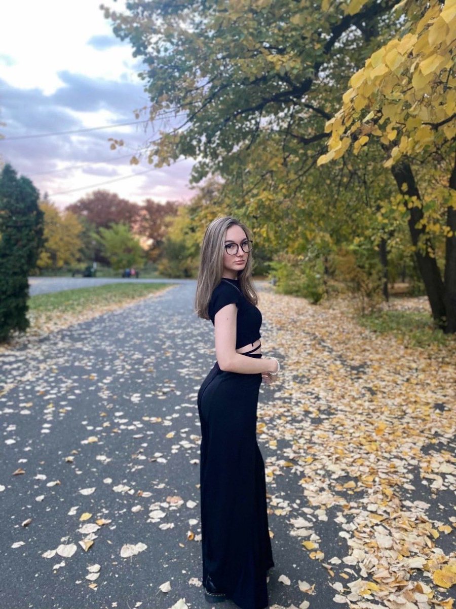 QBrianna71418's tweet image. #blackgown #UnitedStatesofamerica